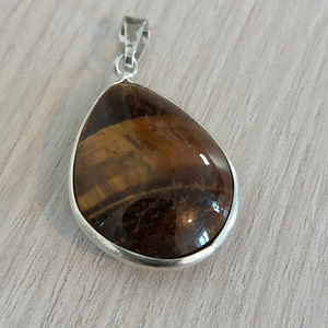 pendentif oeil de tigre